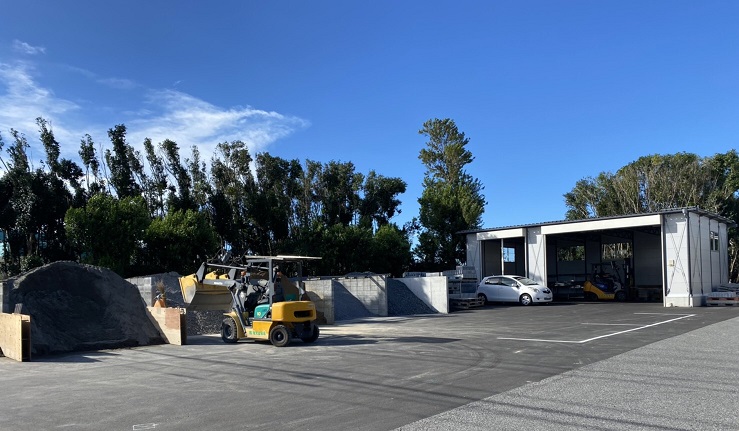 有限会社夜光金物店